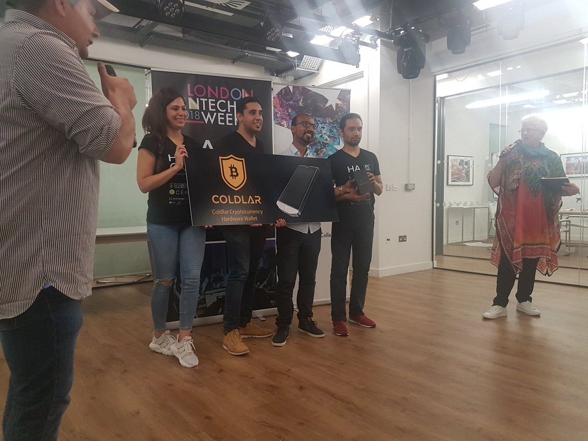 ElipsesHQ's tweet image. The winning teams from #hackquantum from @DecadeOfWomen @5thelementgrp - WasteCurb &amp;amp; SoftPower who will pitch at #londonfintechweek