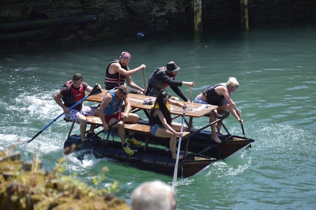 jfathers's tweet photo. A couple from yesterday’s amazing Polperro Water Carnival!
#watercarnival #polperro #cornwall https://t.co/fPRtYRPKPq