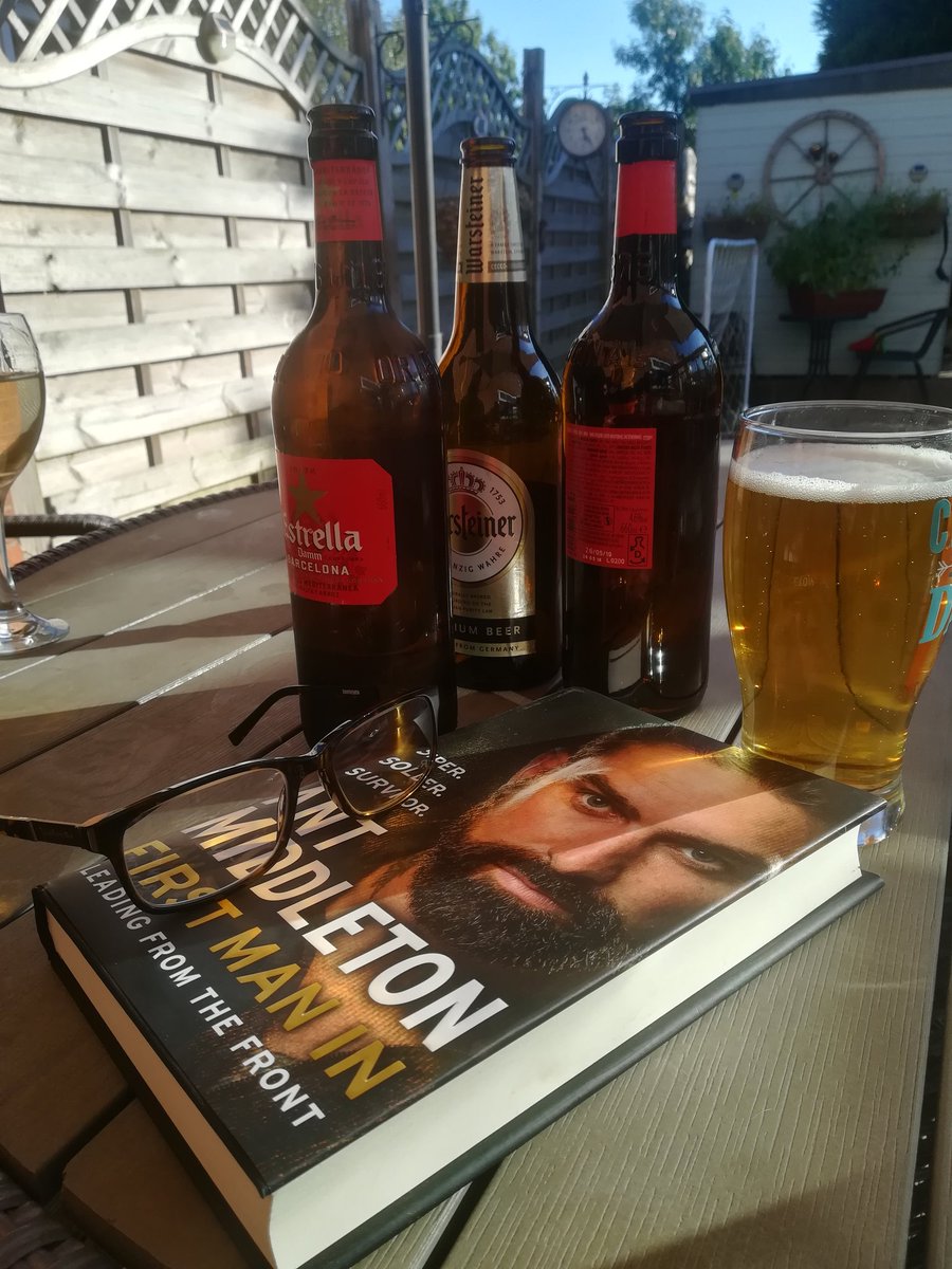Nice evening a few beers and a book <a href="/antmiddleton/">Ant Middleton</a> #firstmanin