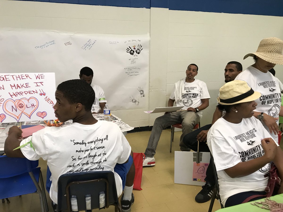 Ccrprbailey's tweet photo. The 4th annual community walk of hope for peace is about to start. This event honours those who have lost their lives through gun violence. PEACE #tps32division #TCHC #safecity_TO #CommunityEngagement #communitypolicing #communitysafety https://t.co/fqsHiT4jBF