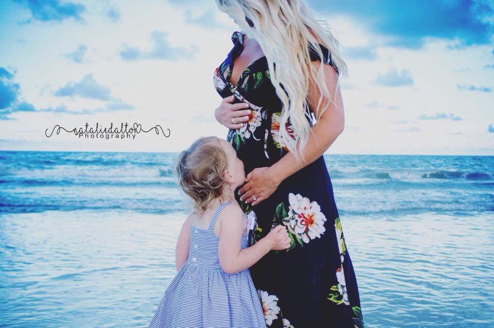 TimNatPhoto's tweet image. This family is adorable. They are so excited to add to it! I love my job!! #NatalieDaltonPhotography #maternityphotographer #maternityphotography #myrtlebeach #myrtlebeachphotographer #myrtlebeachgraphy #MyrtleBeachSC #maternity #familyphotographer