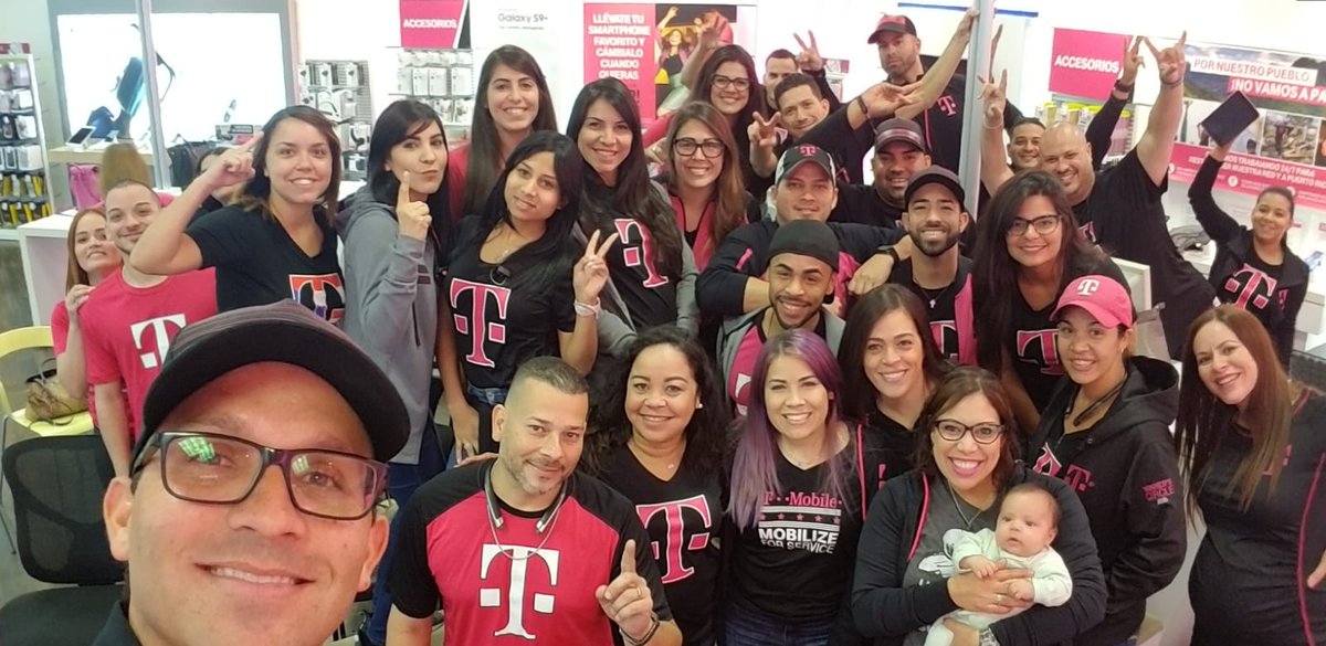 iverasanchez's tweet photo. We changed the Wireless Industry for Good... Now, we are chainging the customer experience. We ARE CUSTOMER OBSESSED. WE ARE EXPERTS ON A #DigitallyAcceleratedRetail  #AreYouWithUs @tmobilepr @JEMartel @WencyBaerga https://t.co/ZF170JrxG0