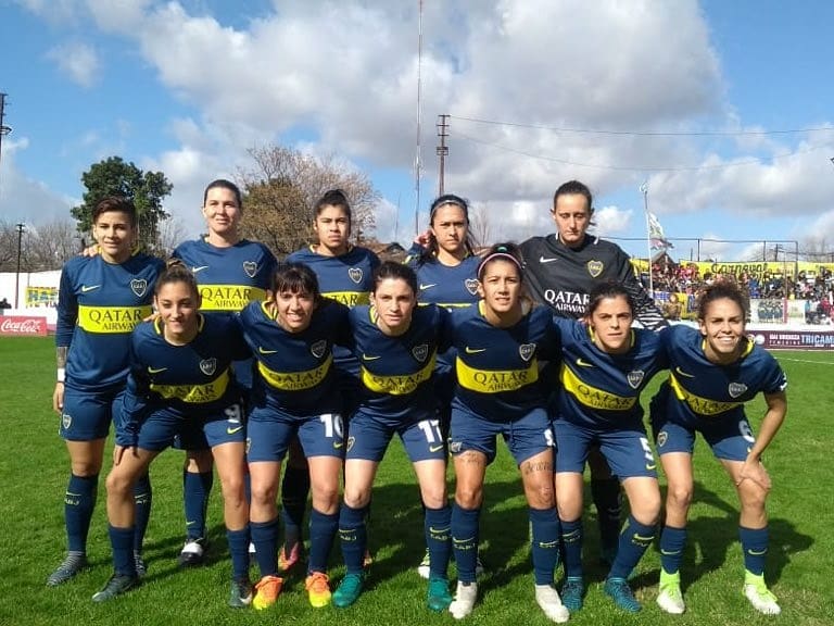 CirculoCentral9's tweet photo. #UAIUrquiza venció 4-0 a #Boca (Global: 5-2) y se quedó con la Copa de Oro en Villa Lynch.

⚽ Larroquette, en tres ocasiones, y Bonsegundo marcaron para el conjunto local.

#UAIUrquiza será el representante de Argentina en la Copa Libertadores 2018.
#FutbolFemenino https://t.co/cCud7gOJvf
