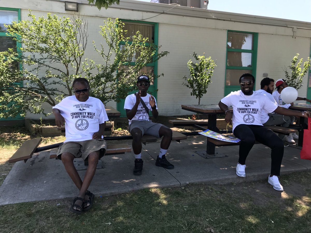 Ccrprbailey's tweet photo. #LHN.cwalkhp is about to start. This event honours those who have lost their lives through gun violence. PEACE #tps32division #TCHC #safecity_TO #CommunityEngagement #communitypolicing #communitysafety https://t.co/Ob5DwFlwhU