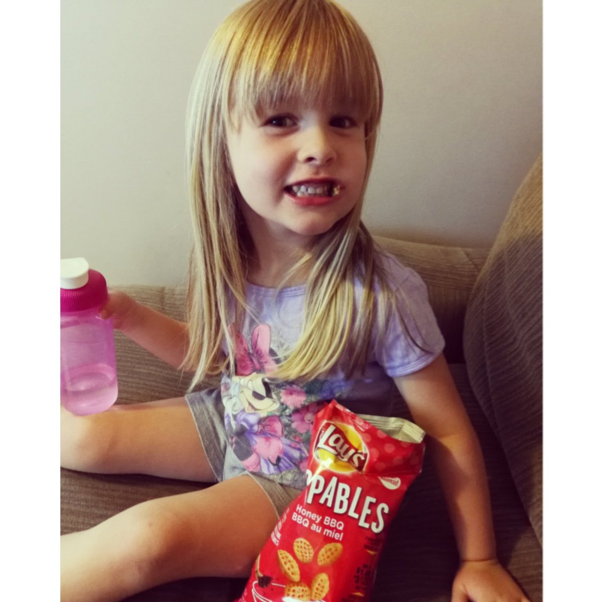 Beckirene92's tweet photo. Layla and I absolutely LOVED our Lay's Poppables. The Honey  BBQ flavour was so tasty. Great snack to share 😊 thanks Influenster for the free bag!  @influensterca @LaysCanada #Poppables #complimentary https://t.co/DtYZu3kSRG