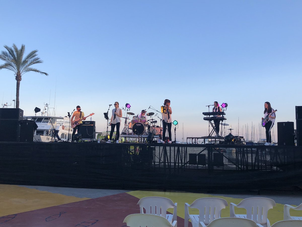INeDITHOS's tweet photo. Més que preparats per avui vespre!‼️

🔜Veniu a disfrutar d’aquesta fantàstica nit amb la música de New Heaven NH🎉🎉 https://t.co/e36i0fQU3h