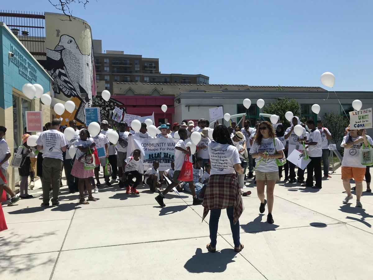 Ccrprbailey's tweet photo. Lawrence Heights Community Walk of hope for peace just started. This event honours those who have lost their lives through gun violence. PEACE #tps32division #TCHC #safecity_TO #CommunityEngagement #communitypolicing #communitysafety https://t.co/Y0ftoqV3y5