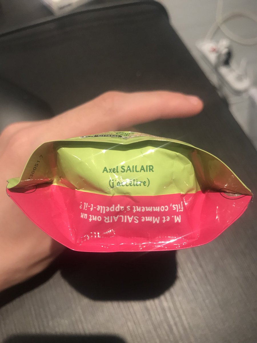 ultraevens's tweet photo. On est d’accord que la blague fonctionne même pas?? wsh pom’potes faites un effort https://t.co/ZKYLqycklu