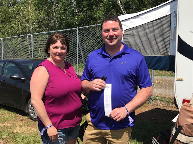 CavendishFest's tweet image. Here are the winners of Saturday nights 50/50 draw at Cavendish Beach Music Festival worth $17,680! Roy and Colleen Drake from Harbour Breton, Newfoundland! Be sure to get your tickets tonight at Luke Bryan!