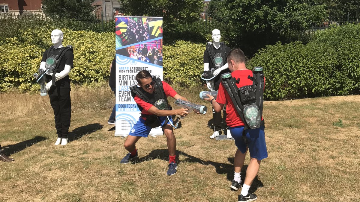 Sunday fun with <a href="/Area51LQuest/">Area 51 Laser Quest</a> at the <a href="/Roy_Castle_Lung/">Roy Castle Lung Cancer Foundation</a> event with @CoachMikeLSC #laserquest #liverpool #funinthesun #bigkids