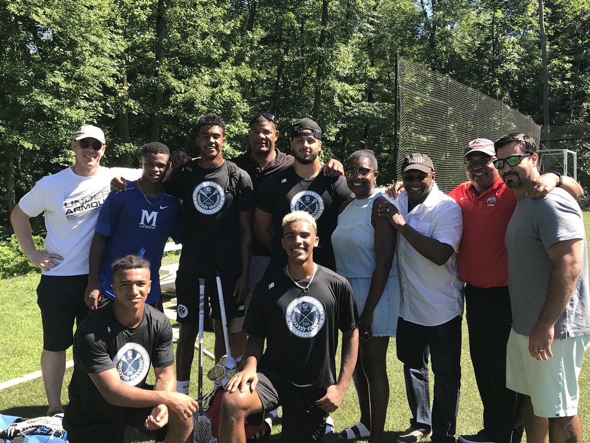 Elijah_Black442's tweet photo. Nation Fam representing at Collegiate Games @NationUnitedLC #FirstNameNATION https://t.co/xTpxVYBkht
