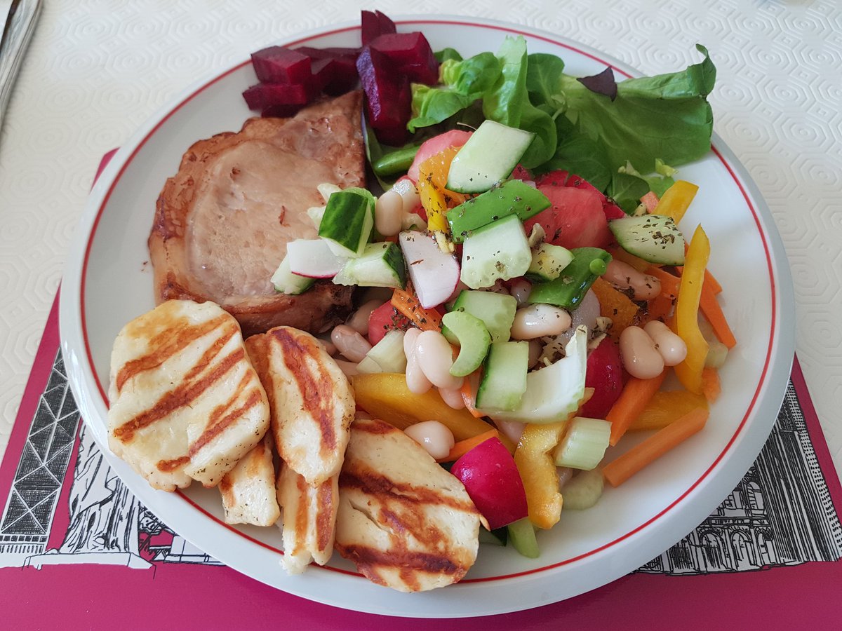AzGibbs's tweet photo. Something a bit more colourful for dinner https://t.co/Qv2v6qKCKN