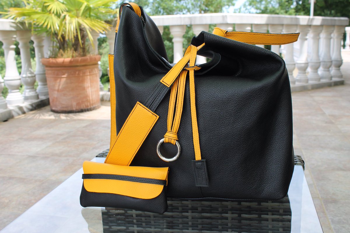 Crys_Parker's tweet image. Les bonnes vibrations avec notre nouveau sac cuir signé Crys Parker créations 🇫🇷
#MadeinFrance #Occitanie #blogmode 
boutique-cuir.fr