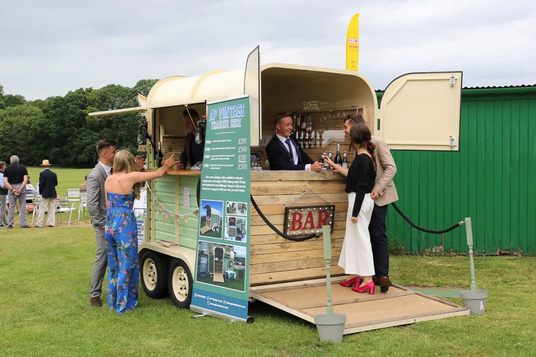 AP HORSEBOXES tweet media