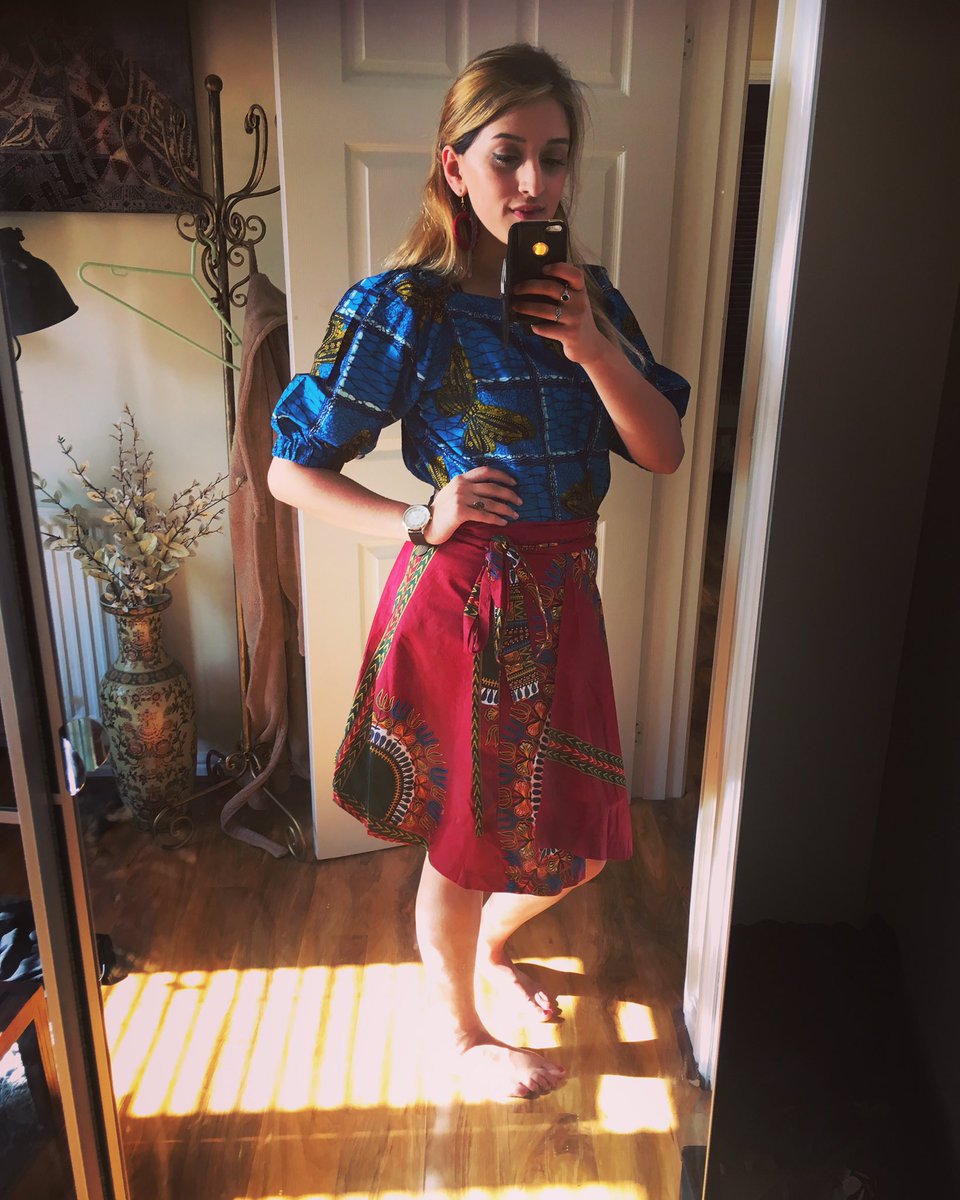 HashmiSal's tweet photo. Feeling fantastic in #authenticafricanclothing that I purchased from #continentclothing at #stpaulscarnival 😎 #hashmiyoga https://t.co/89ECLHhpoK