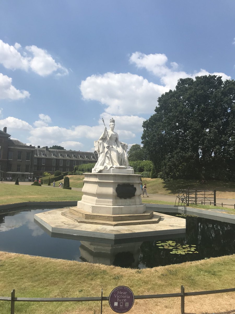 mrsguerrininms's tweet image. Great day exploring Kensington Gardens/Palace! #7PRocks #NMSLancerLEAD