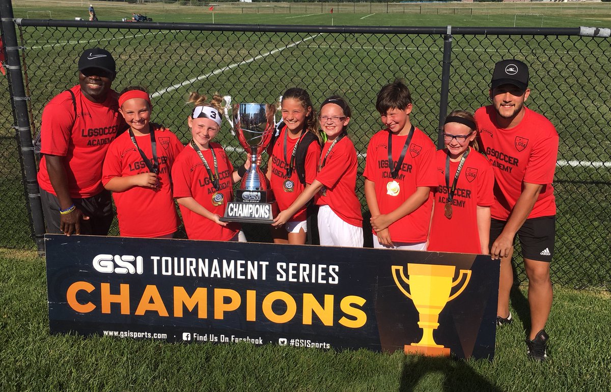 carlbradley22's tweet photo. Great coaching, training, and desire breeds champions. Very proud of these 6 girls. Thank you, Leo Gibson, @GuiGomesBC27, @gsisports. #GSISports https://t.co/DJGU4Ct9qV