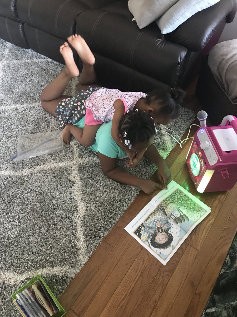 goughskinder's tweet photo. Sister time sometimes includes listening to stories on cd. #pearsonreadingchallenge #pearsonpioneers #futurepioneer https://t.co/gCzFHrcAwe