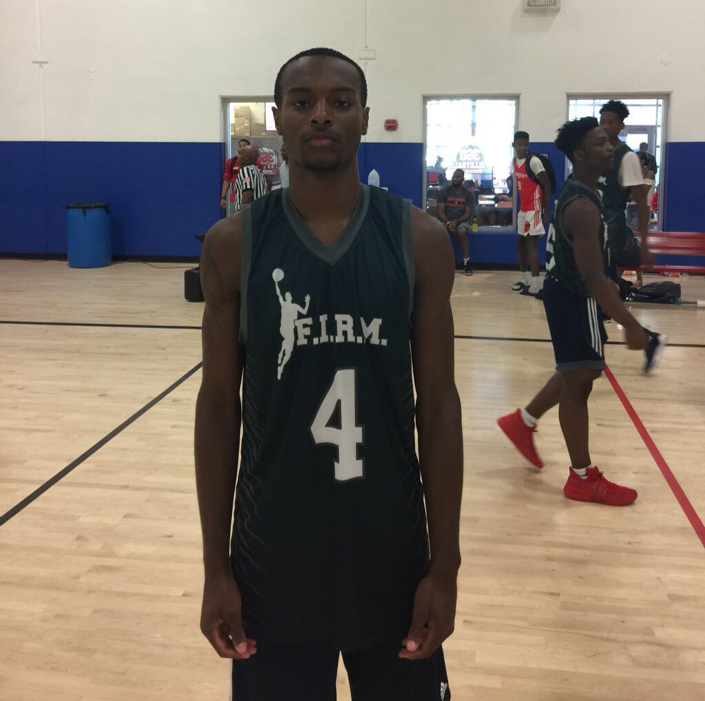 FIRMHoops1's tweet photo. This kid @bucketboyronnie put up 25 against @Dallas_Showtyme Elite 2day in #TheFirmElite20 Tournament. The Firm was down 16 and his drive, effort, and commitment brought us back. He’s definitely on the radar for both football & basketball recruiting at the #D1Level #StayInTheKnow https://t.co/kjOI2oeb16