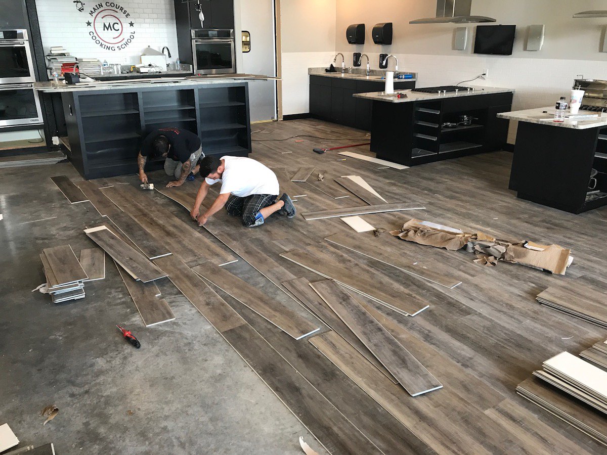 MohawkFlooring's tweet image. It’s #hurricaneseason. Make sure your floors are ready &amp;gt; bit.ly/2IDsPwJ #SolidTech #WaterproofFlooring