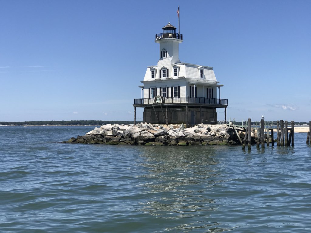 ChrisVaccaro's tweet photo. No place like eastern #LongIsland in the summer. Hit up the #BugLighthouse, erected in 1898, in #Greenport on this gorgeous day. ☀️ https://t.co/vJbBvjGgnj