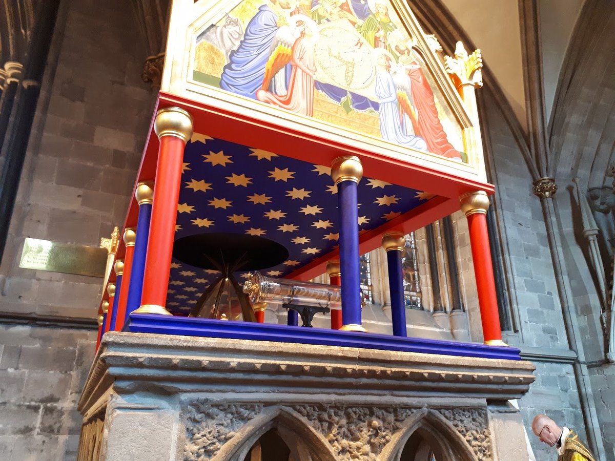 CathAMClarke's tweet photo. @RankaPrimorac @StThomasWay @lwahlgrensmith @SotonEnglish @will_b_may @ChloeRMcKenzie @gdow12 @austeneconomics @emaryh @sdwatk @nicky_marsh @MarianneOD1 Tibia of St Thomas in its special glass case, inside his shrine here. It's only brought out on very special occasions, so we were very lucky to see it! https://t.co/sM4q6TJ0y7