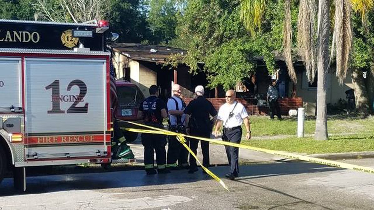 Florida man kills himself after day-long standoff with deputies bit.ly/2KDN03n https://t.co/mz6GnSe7AO