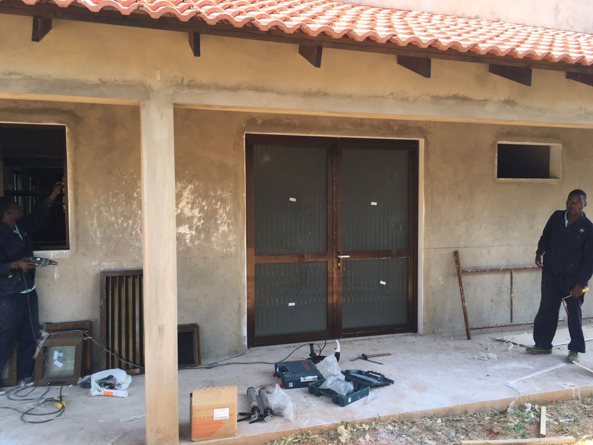 ProjectMoz's tweet image. Work at Casa Valerio is coming on!
Thanks to all our supporters that are helping make this happen.
🇲🇿