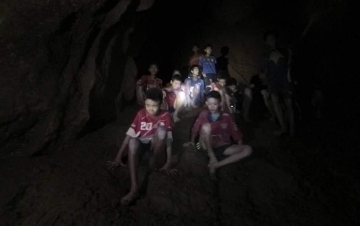 anower_shanta's tweet photo. Four of trapped 13, Rescued. 
Mission is paused, will resumed the phase-2 after 10 hours.  Now, let's take a moment to salute the hero who sacrificed his life for the boys, Saman Gunan.
#ThailandCaveRescue https://t.co/l0V3habJwX https://t.co/Dh6hpOsYLy