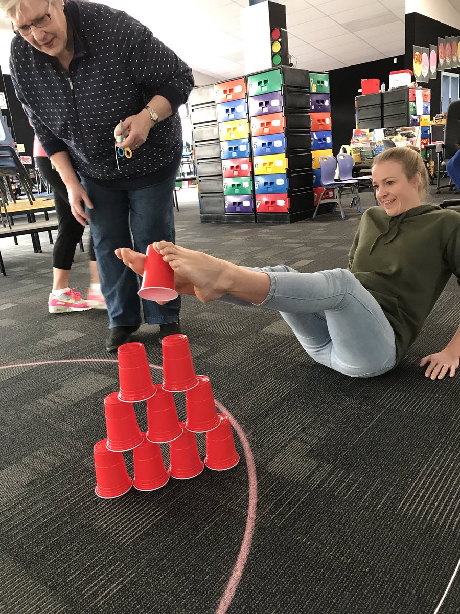 donnagolightly1's tweet image. Not quite within the rules but awesome ab control😉 #utbPD #stringchallenge @masseyschool