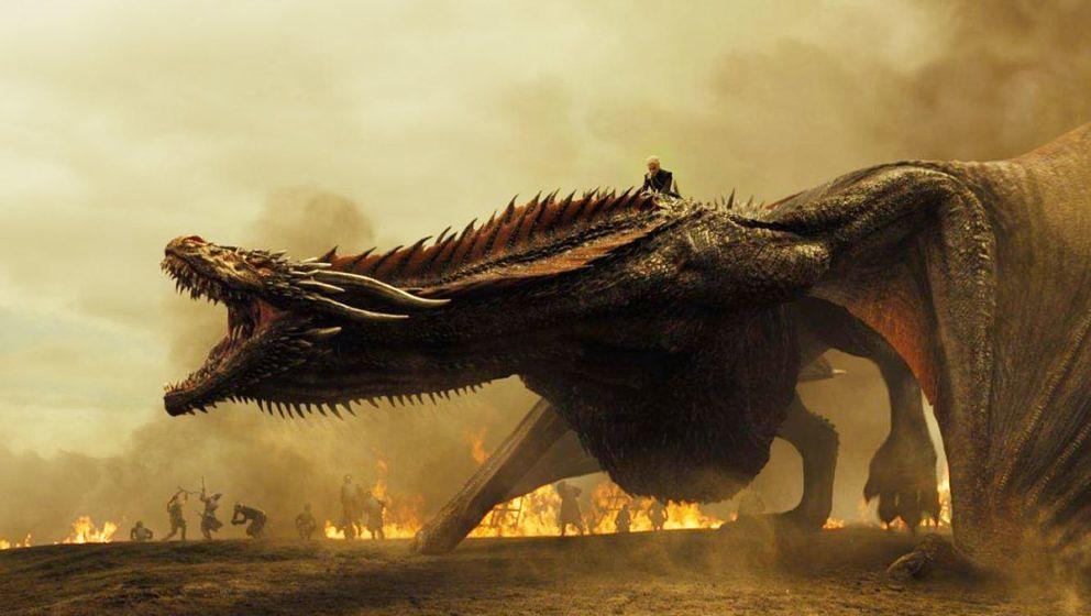 ThronesUpdates's tweet photo. Game of Thrones has officially finished filming forever! 😭😭 https://t.co/ANRvdOJNZr
