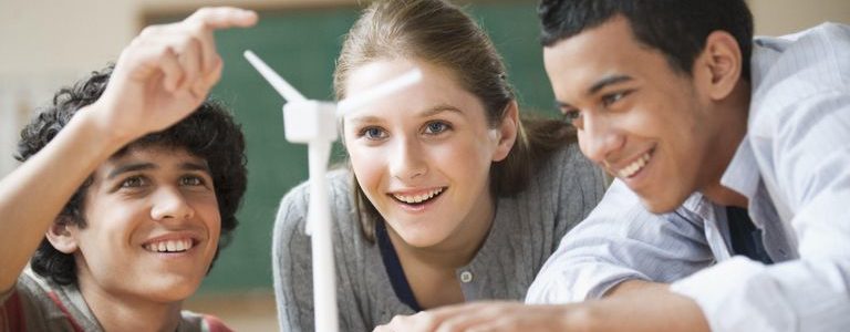 3 Reasons to Incorporate Project-Based Learning Into Your Curriculum.  ow.ly/rh5E30kFQLJ #PBL #PBLchat #FutureEd