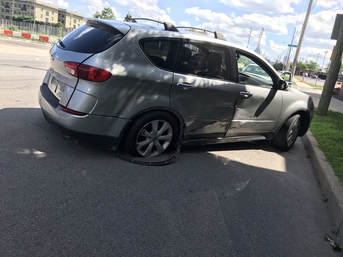 JantinaAnderson's tweet photo. @AAAnews thank you for promising a tow truck in 30 mins after my accident we are still waiting 60 mins later https://t.co/2CEkMo4LFO