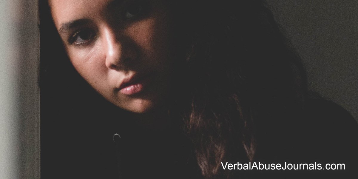 abuse_journals's tweet image. #CrazyMaking: Complete List of How Abusers Cause Self-Doubt ow.ly/tOym30kR1u7

#domesticabuse #abused #gaslighting #abuse