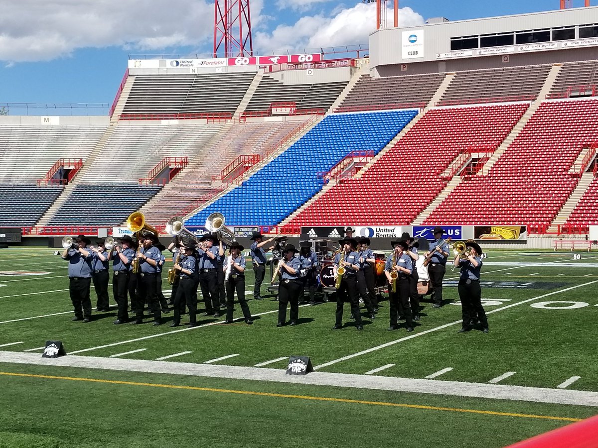 Zarquil's tweet photo. Aww yiss! @BandOfOutriders giving up a little Radar Love. #ShowbandsLive #Stampede2018 https://t.co/fECqVakwcX