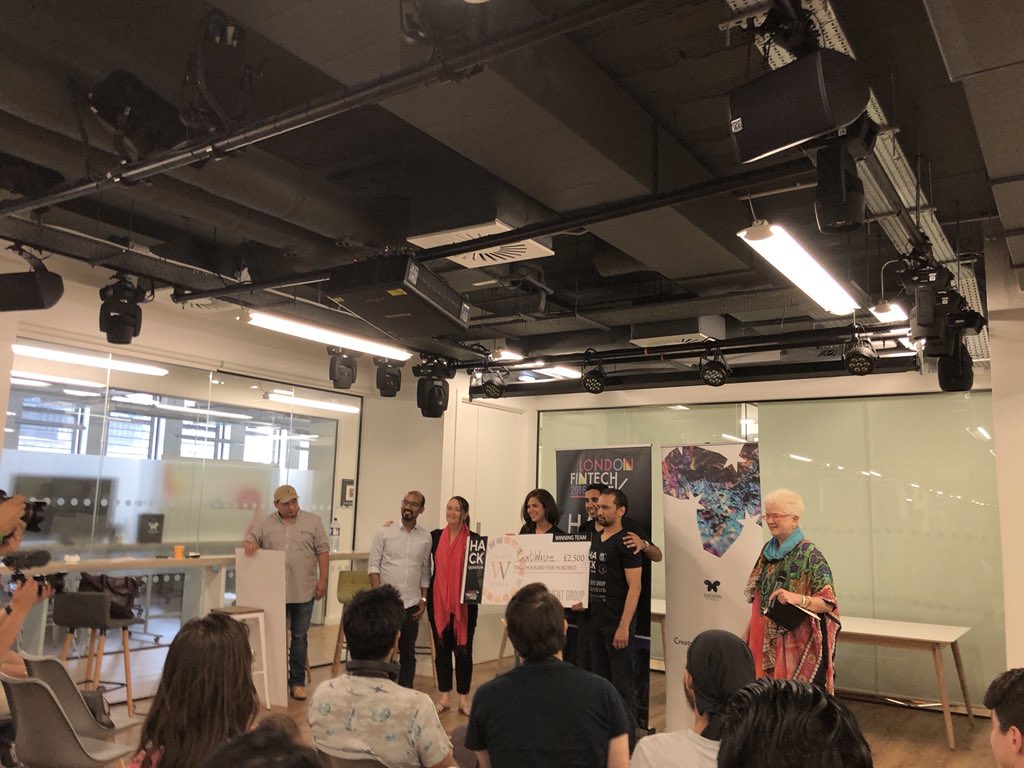 adriankpang's tweet image. Hackathon ✅ @Cocoon_Networks. Next up is @FinTechWeek @qe11centre in London! Come say 👋 #hackquantum