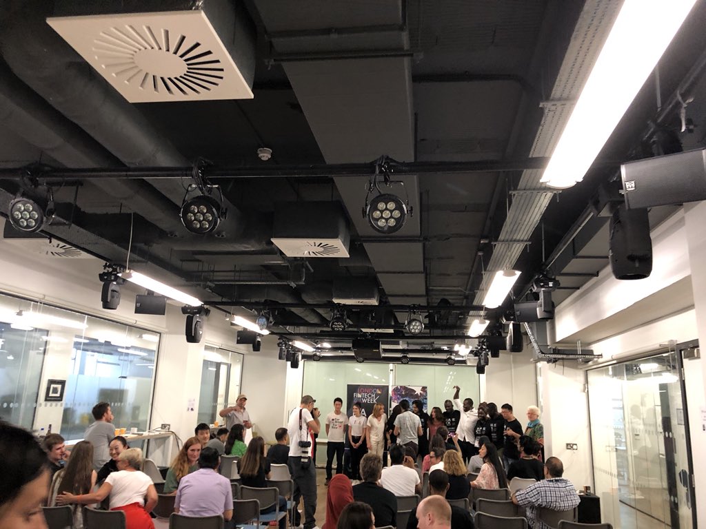 adriankpang's tweet image. Hackathon ✅ @Cocoon_Networks. Next up is @FinTechWeek @qe11centre in London! Come say 👋 #hackquantum