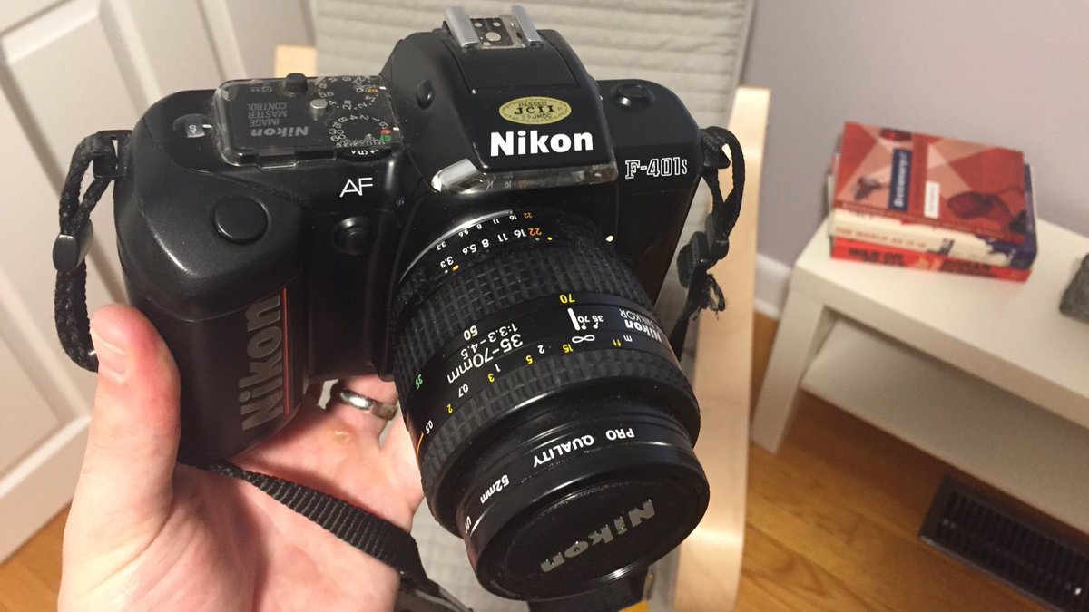 AJBraden's tweet photo. Mother in Law dropped by the house this morning. She's getting rid of some stuff she doesn't use anymore, and gave me this beauty (with a roll of film in it). Guess I need to figure out how to take pics the old-fashioned way! #LearningCurve #1990sStyle #GettingDeveloped https://t.co/hd4xjyw3Li