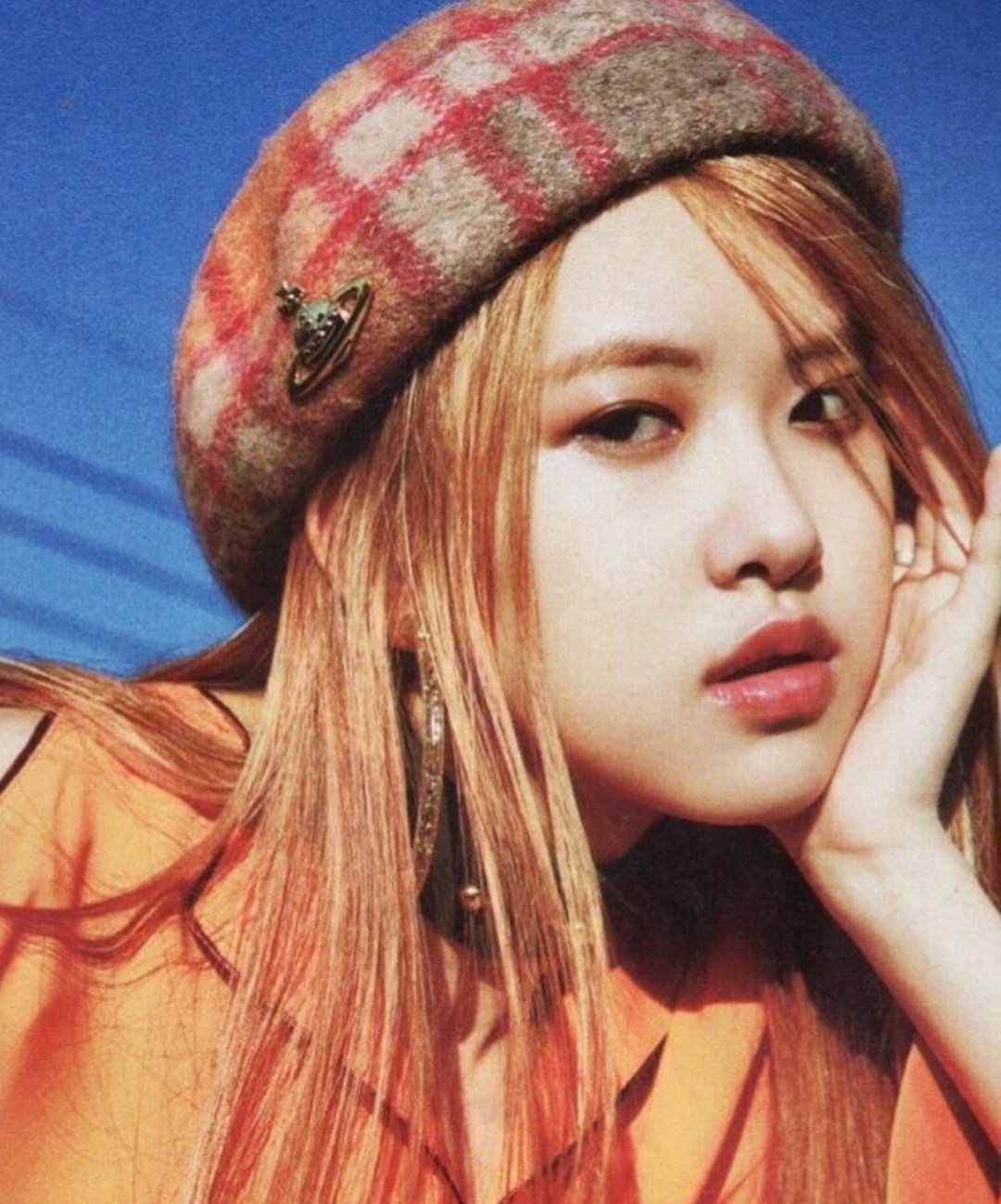 Rose BLACKPINK В шапке
