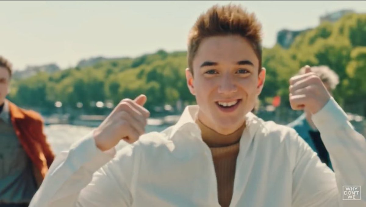 POSITIVEMARAlS's tweet photo. I still canโt get over how cute daniel was in this video. His little dance move, his smile, his outfit, everything. He owned that video and it was perfect. #WDWTalkVideo #WDWTALK https://t.co/SVpISJtyCG