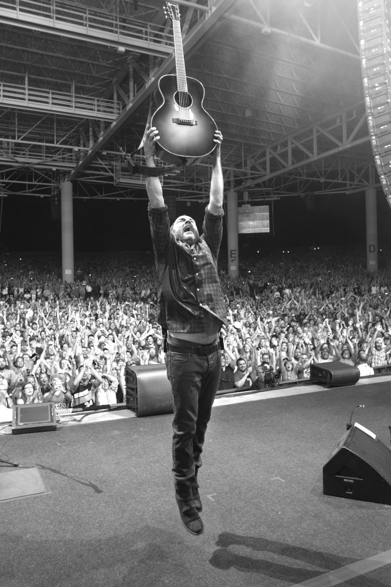davematthewsbnd's tweet photo. Highlights of an incredible night yesterday in Noblesville, IN. #DMB2018 #ComeTomorrow #SeeYouOnTheRoad 📷 by @rene_huemer https://t.co/pXUMnJA5RK