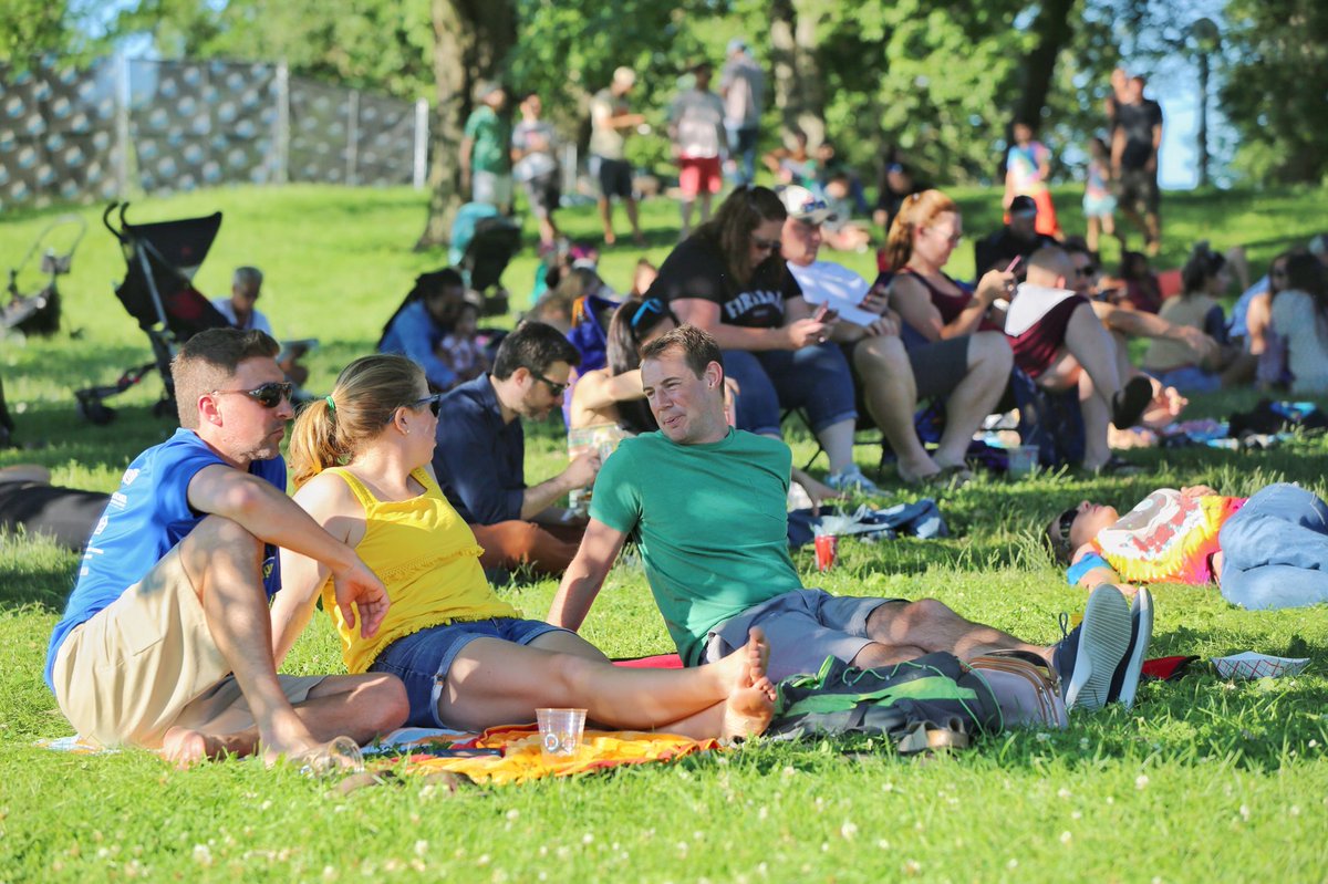 LiveinLP's tweet image. Together under the #SummerTimeCHI sun ☀️ #LiveinLP (📷: @AbPhotographie)