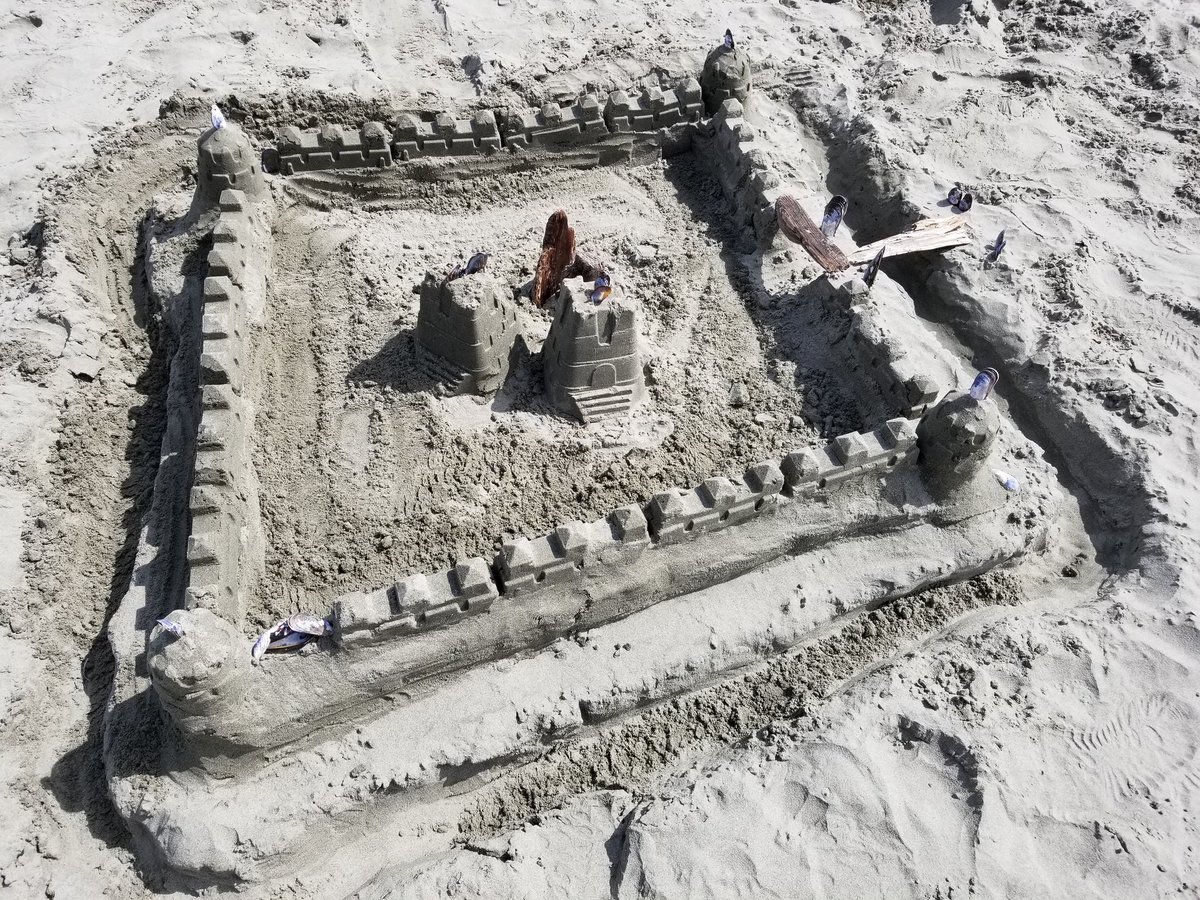 revdrjerry's tweet photo. Today's @pacificsands #sandcastlefun #familysummer2018 https://t.co/FRdwzjMnTB