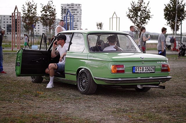 bsschrauber's tweet photo. BMW 1502 Neue Klasse
#bmw #1502 #neueklasse #bmw1502 #02er #bmwneueklasse #bavarianclassic #bavarianmotorworks #bayrischemotorenwerke #motorworld 
#bordsteinschrauber #petrolicious #carphiles #kurthclassics #chromerben #instacar #classiccar #oldtimer #ph… https://t.co/qZ7p2T3nJe https://t.co/NgNDhAelj7