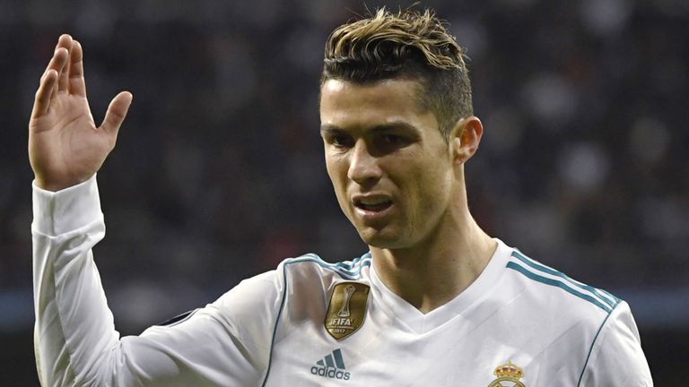 Marca, Ronaldo’ya Çin Süper Ligi'nden 2 yıllık sözleşme ve 200 milyon euro teklif edildiğini yazdı. 

#Ronaldo #CristianoRonaldo #transfer #spor #haber #gundem #medya