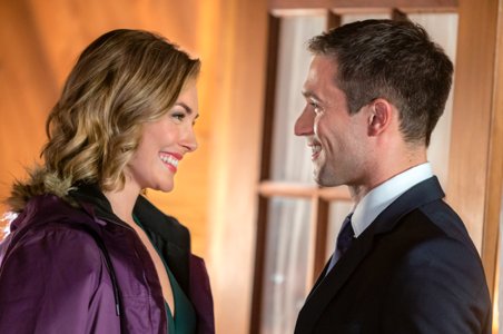 hallmarkchannel's tweet image. So sweet! Ben @jackoturner has changed his mind about attending the event, and there’s no one he’d rather have as his guest than Cara @TaylorCole. #OneWinterWeekend
