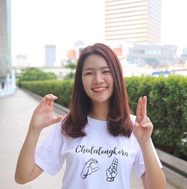 cu_signlang's tweet photo. ใกล้ถึงวัน #CUfirstdate เข้ามาทุกวันแล้วน้าาาา #CU102 #Dek61 ที่ยังไม่มีเสื้อสีชมพูใส่ไปงาน แวะเข้ามาดูที่ร้านของเราได้เลยนะคะ ยินดีให้บริการค่าาา 😀😀😀
Ig: https://t.co/9AP5C134Ce
 #TeamChula #ทีมจุฬา #cufirstdate2018 #CUFirstDate61 #Chula #Chulalongkorn #ChulaCuteBoy https://t.co/TAnIMTG7JK