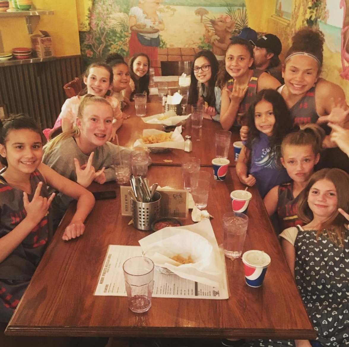 Merry_Piglets's tweet photo. Thanks for stopping in!! Hope you guys won the big game!
.
#jacksonhole #jackson #fun #fullbellies https://t.co/ZAEauuUCvi