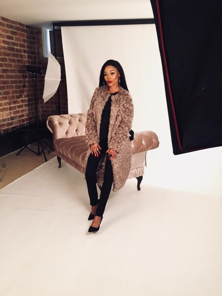 FifiCooperFans's tweet photo. Confidence on a 💯#MoWork https://t.co/c9aSM9VqF3