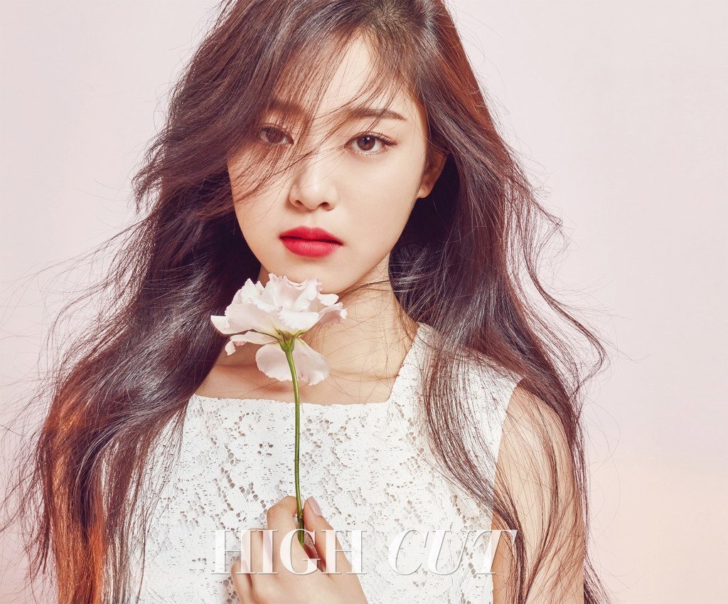 2jinarchive's tweet image. 2jin for high cut 💅

✎. .⃗ . 170214 | #희진 #현진 ;;
↝ high cut korea vol. 192 ♡.°୭